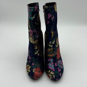 FRH BEAUTIFUL BLUE FLORAL BOOTS